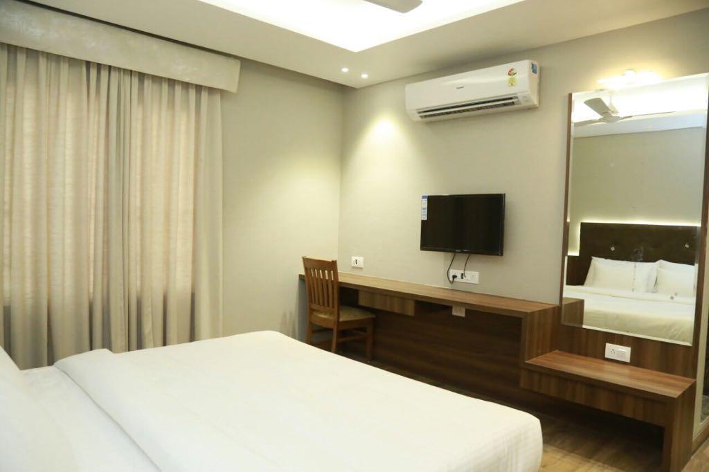 Hotel City Crown Mandsaur Екстер'єр фото